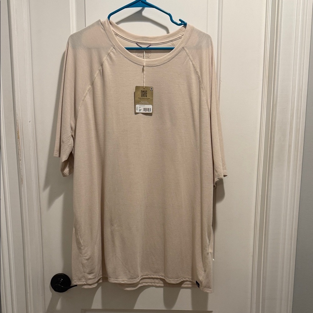 NWT Patagonia Men's T-shirt